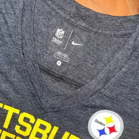 Women’s Steelers t-shirt  NWOT - Picture 3 of 3